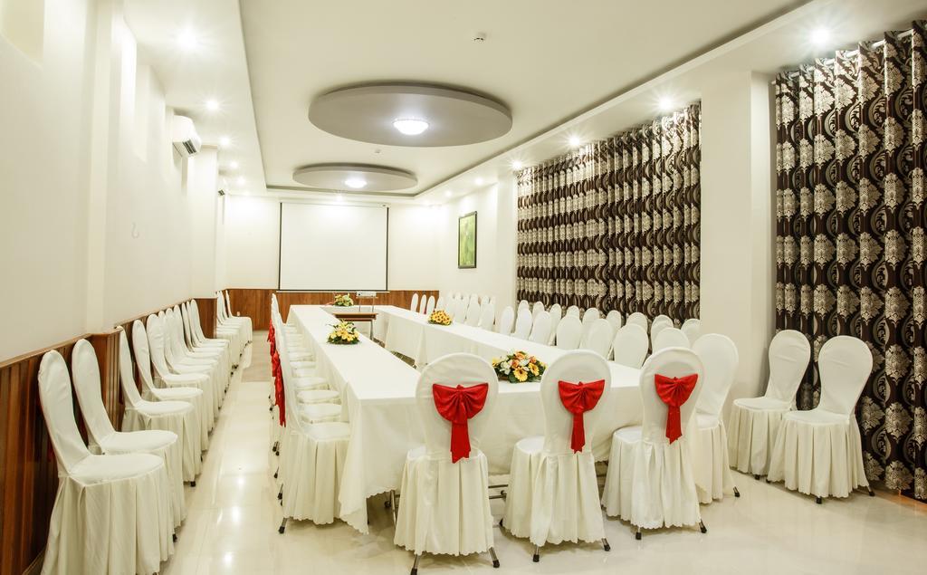 Long Bao Chau Hotel Thu Dau Mot Екстериор снимка