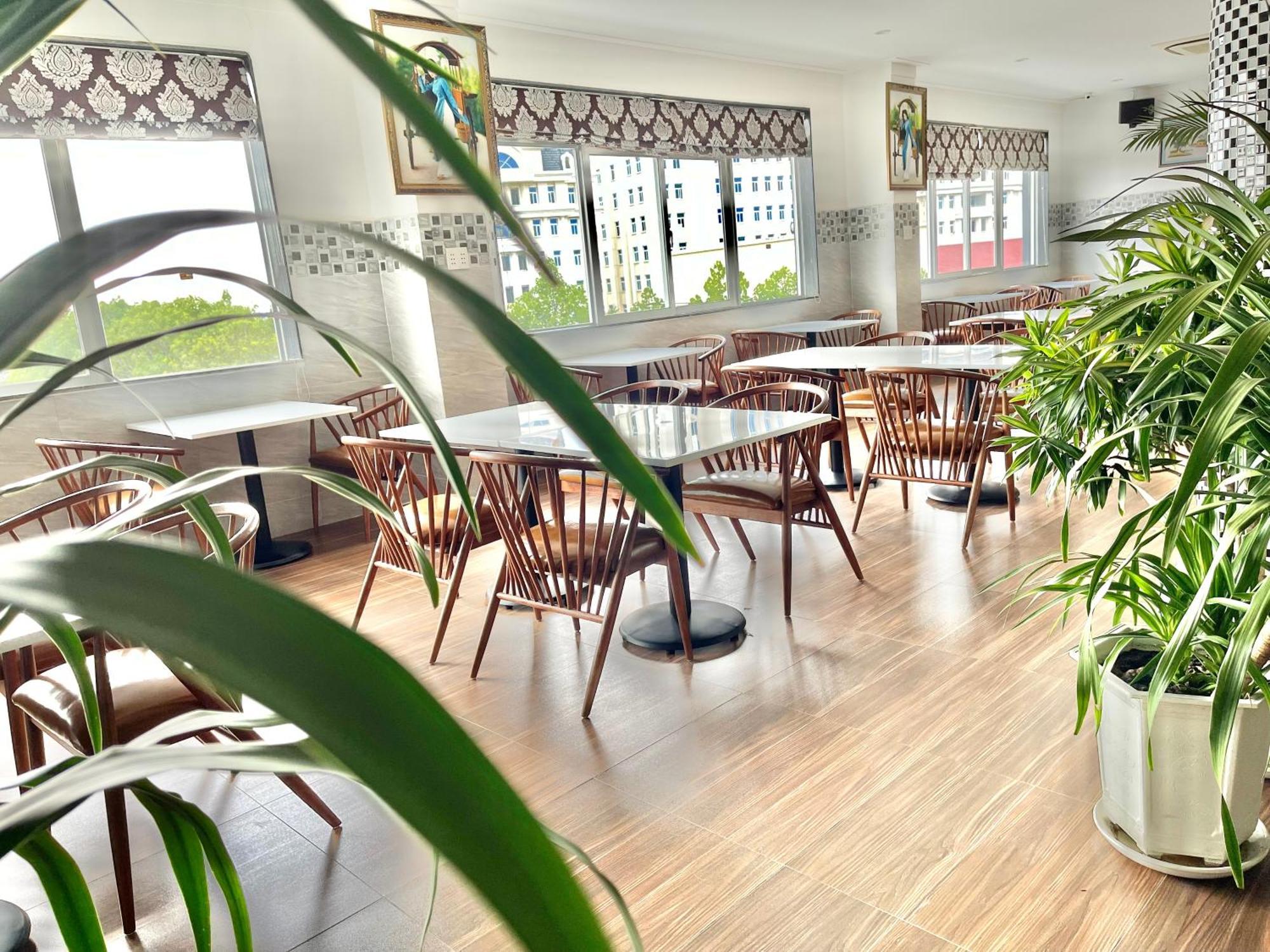 Long Bao Chau Hotel Thu Dau Mot Екстериор снимка