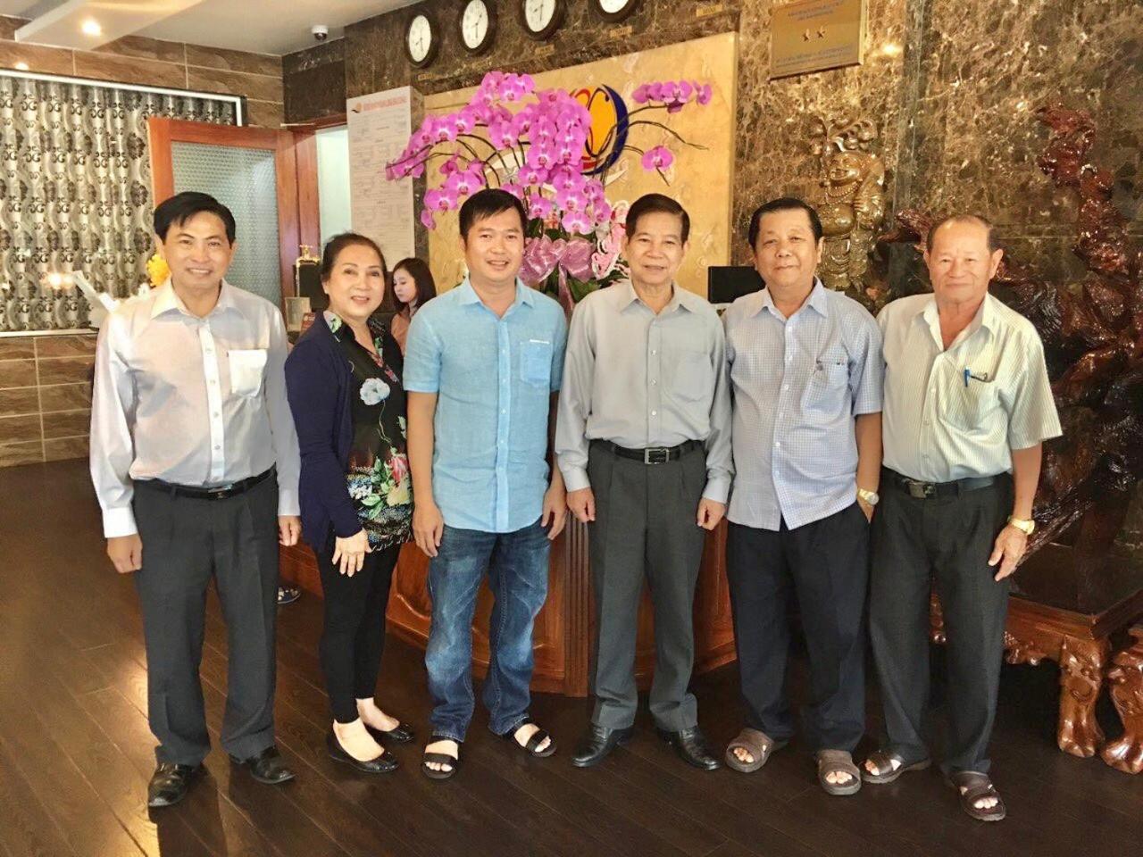Long Bao Chau Hotel Thu Dau Mot Екстериор снимка