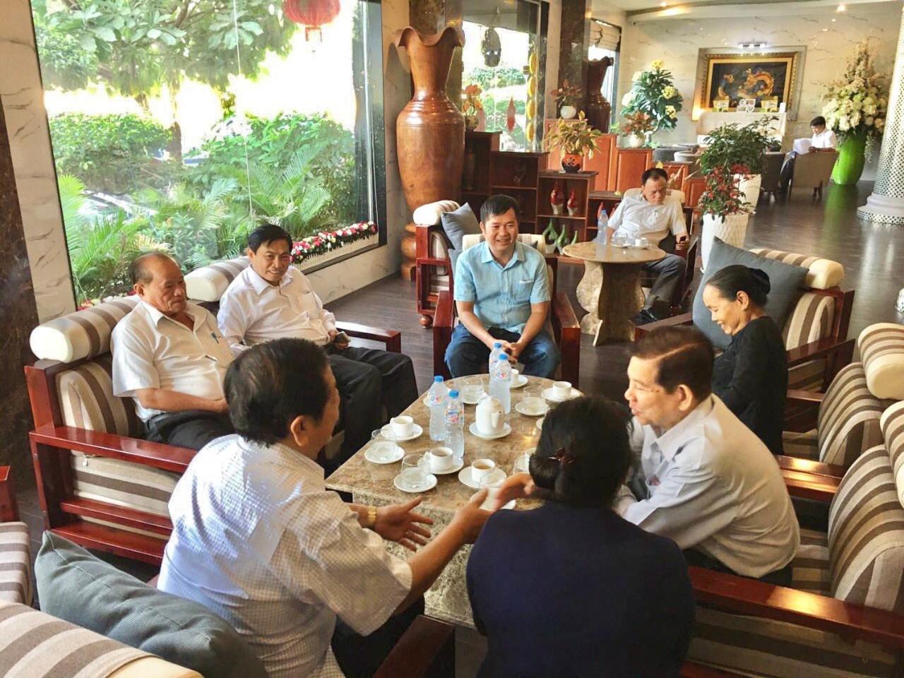 Long Bao Chau Hotel Thu Dau Mot Екстериор снимка