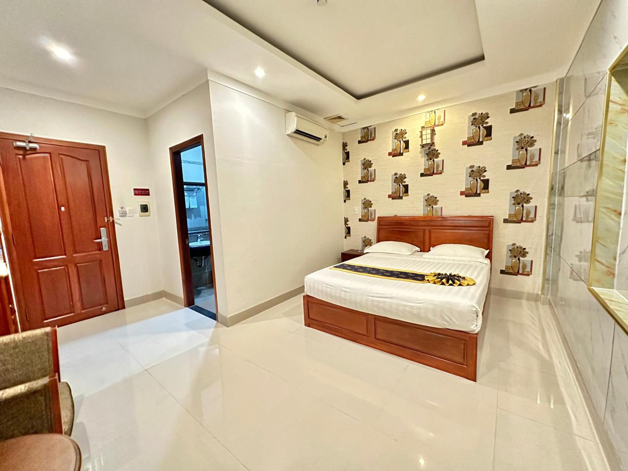 Long Bao Chau Hotel Thu Dau Mot Екстериор снимка