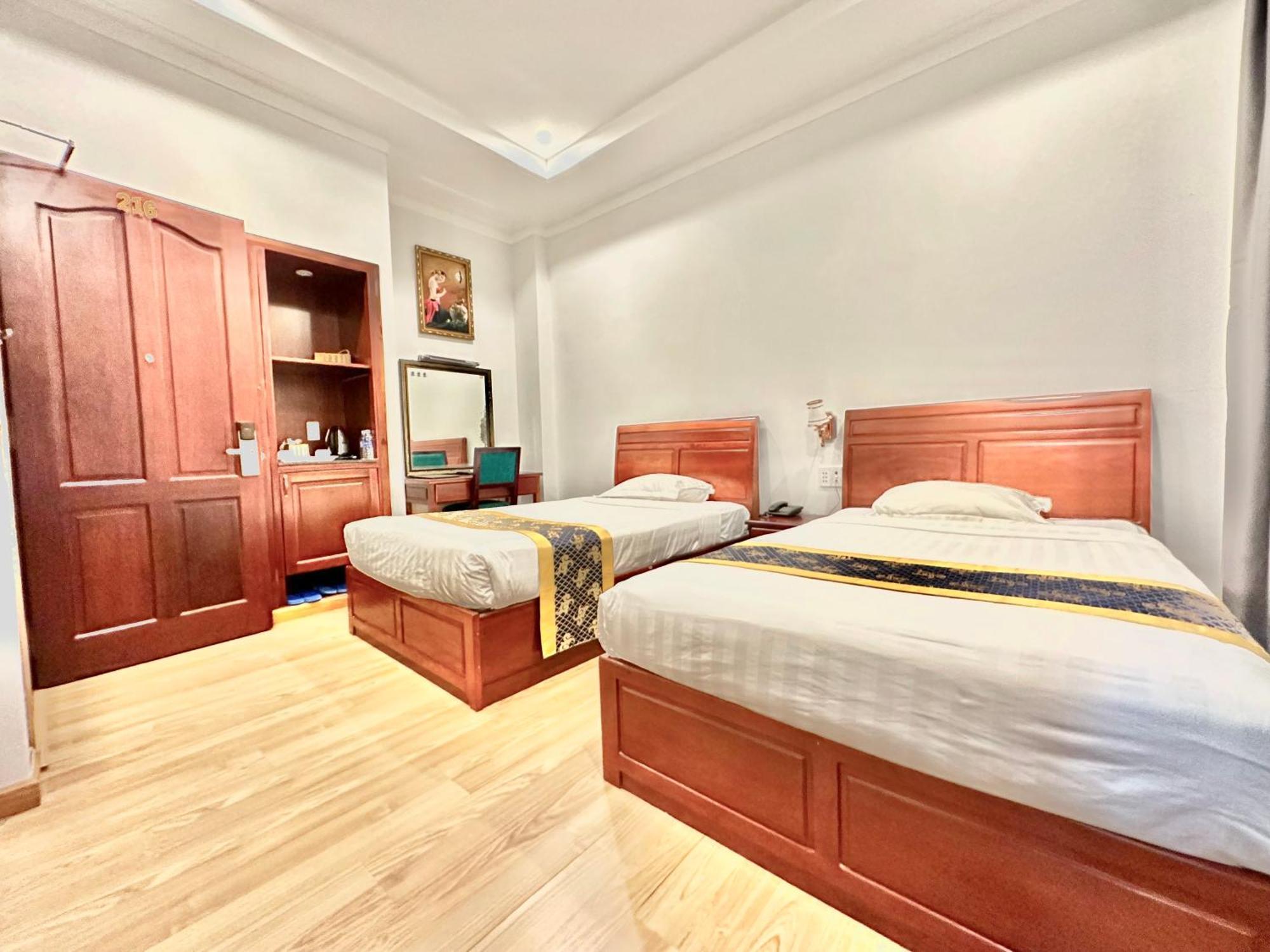 Long Bao Chau Hotel Thu Dau Mot Екстериор снимка