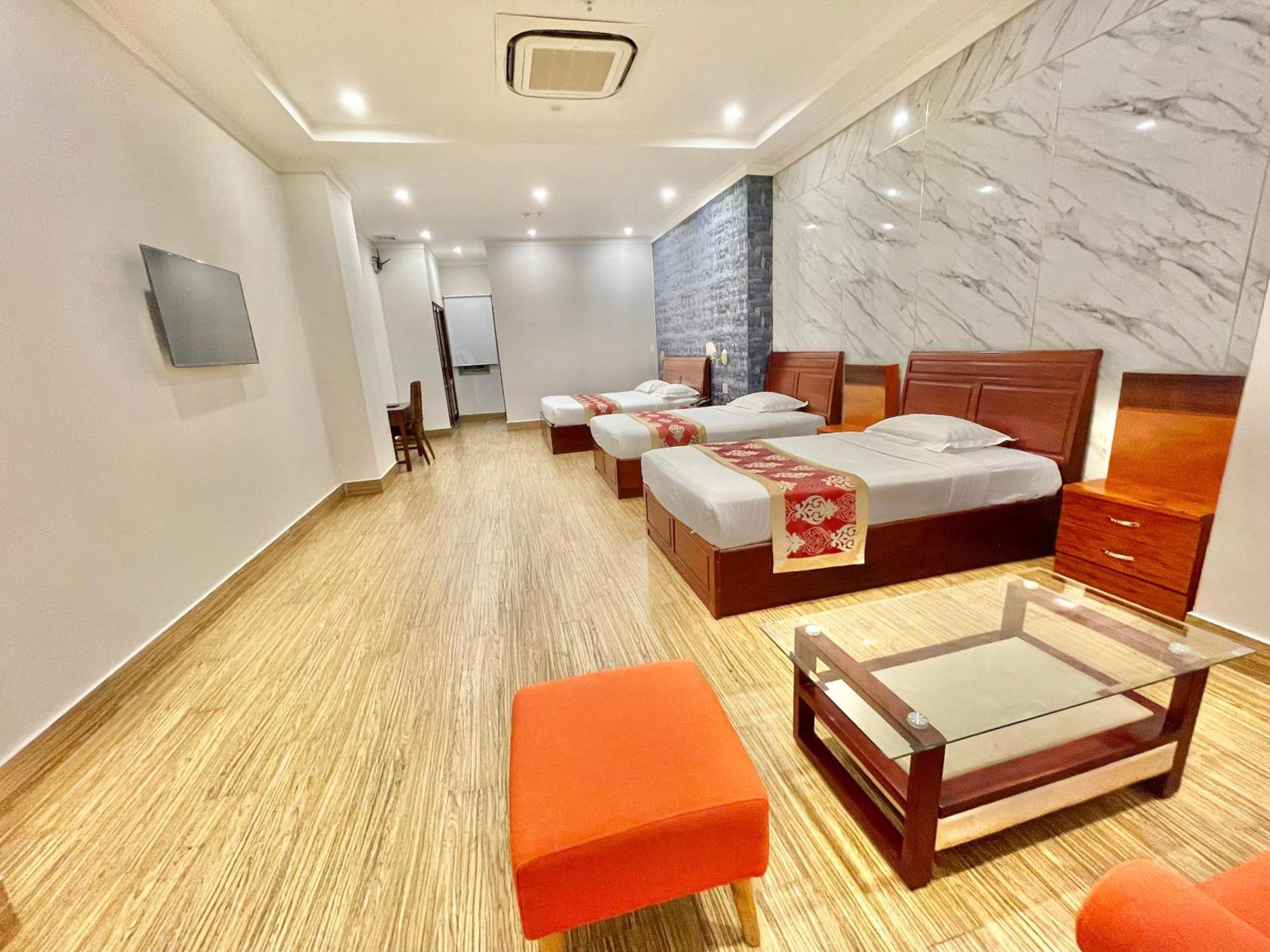Long Bao Chau Hotel Thu Dau Mot Екстериор снимка