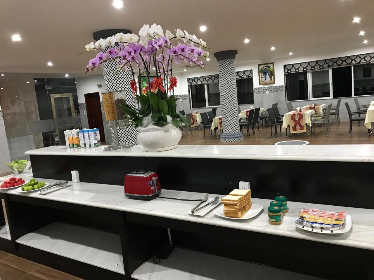 Long Bao Chau Hotel Thu Dau Mot Екстериор снимка