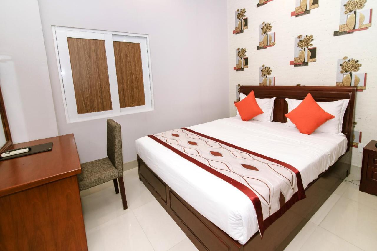 Long Bao Chau Hotel Thu Dau Mot Екстериор снимка